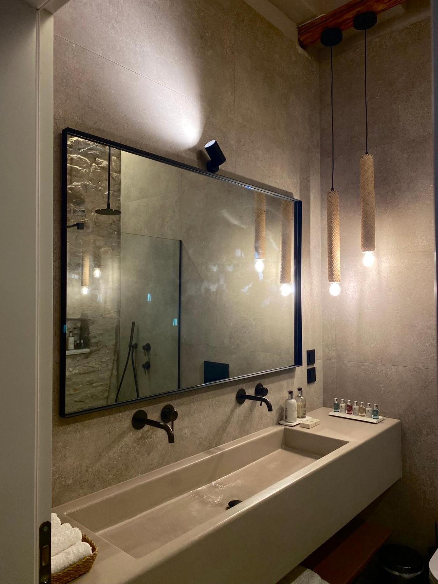 Ej Boutique Suites Milina Luaran gambar